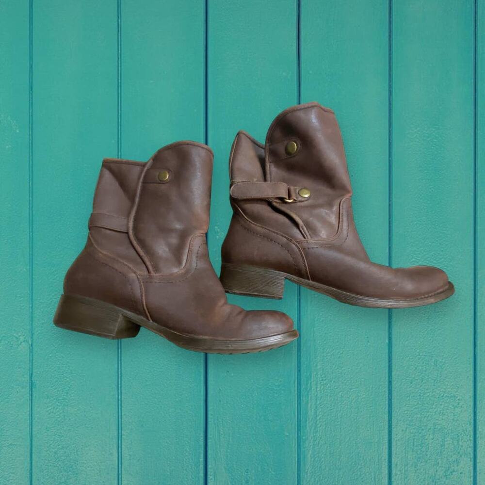 Baretraps Hobson Brown Faux Leather Fur Lined Boots Size 6